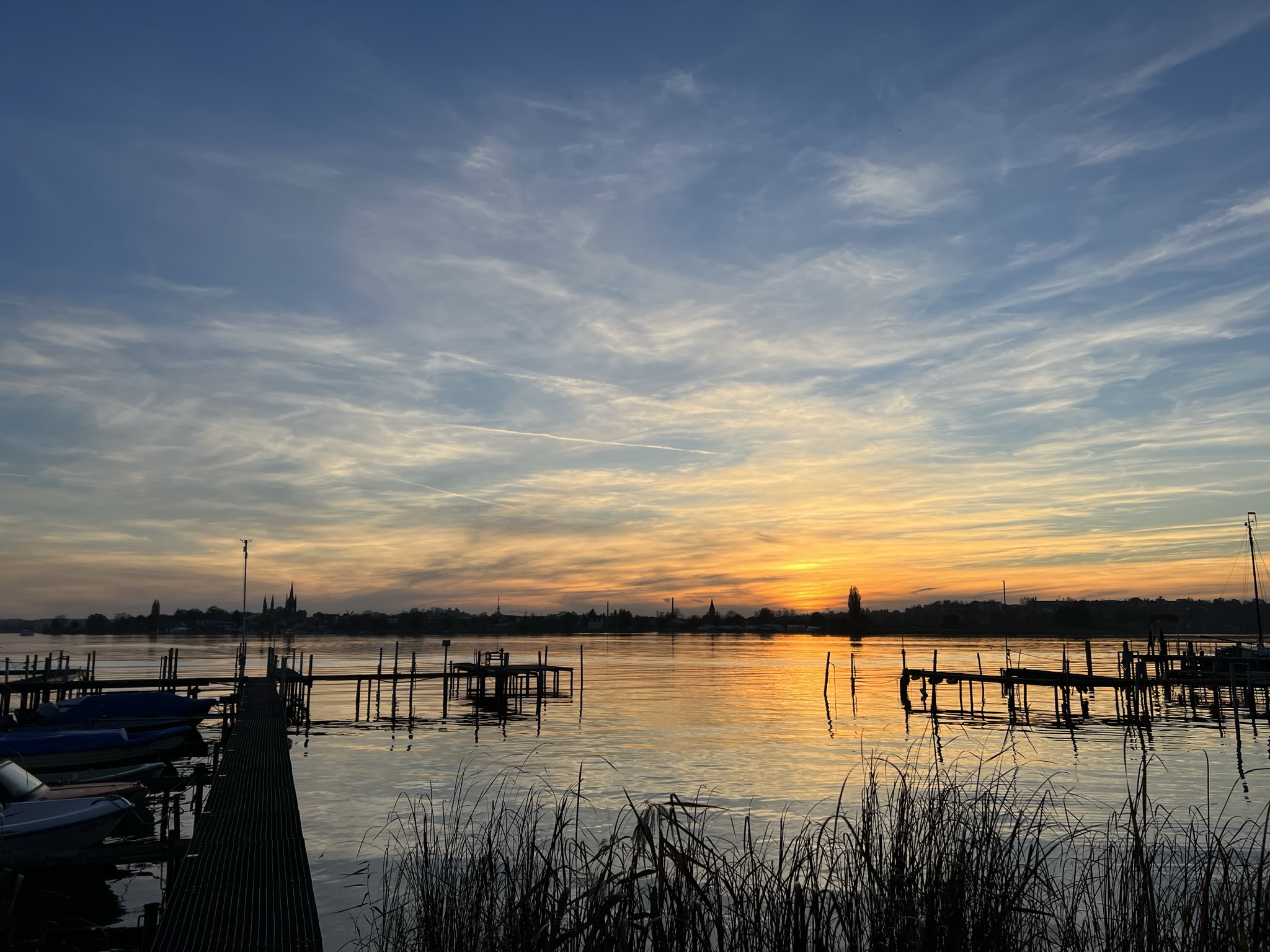 Sonnenuntergang über der Havel am Steg